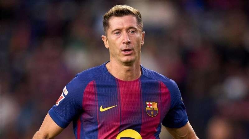 “اندهشت ولم أفعل ذلك من قبل”.. ليفاندوفسكي يكشف ماذا طلب منه برشلونة في موسم 2022-2023