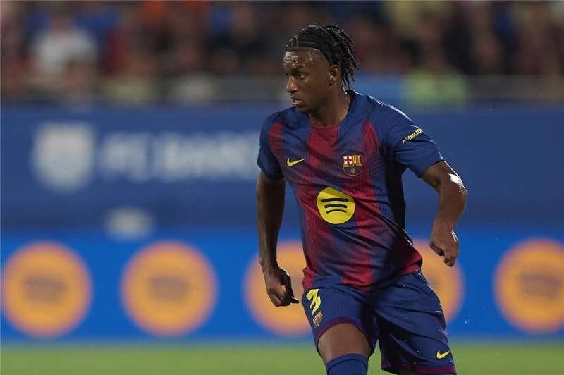 منافس بالدي.. برشلونة يستهدف التعاقد مع نجم الدوري الألماني